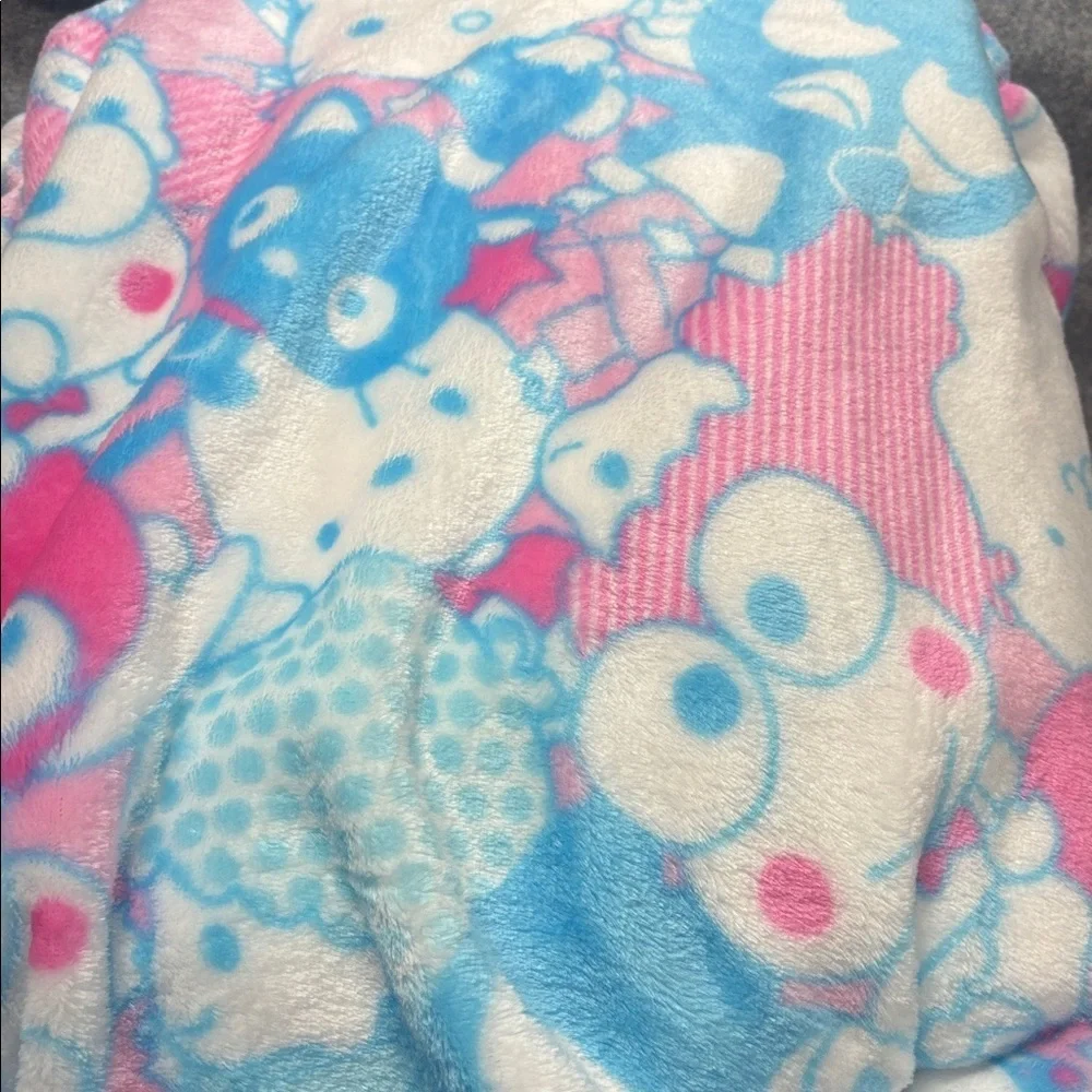 Hello Kitty and friends Pink and Blue Cloud Throw 60x70”cozy soft blanket